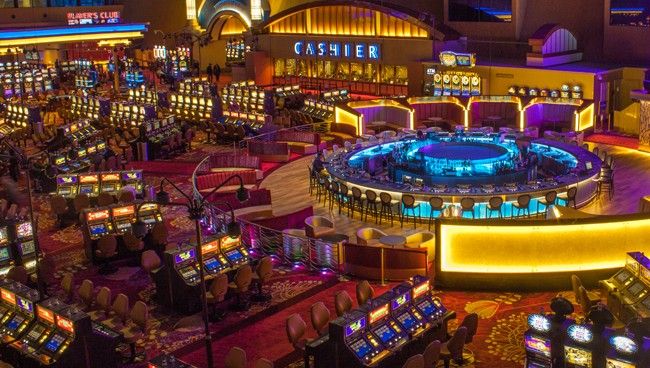 Crazy 777 Slot کیسینو میں پوکر گیمز